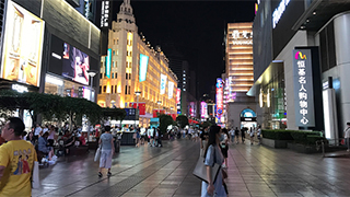 購物中心供大于求 誰能活得更好？