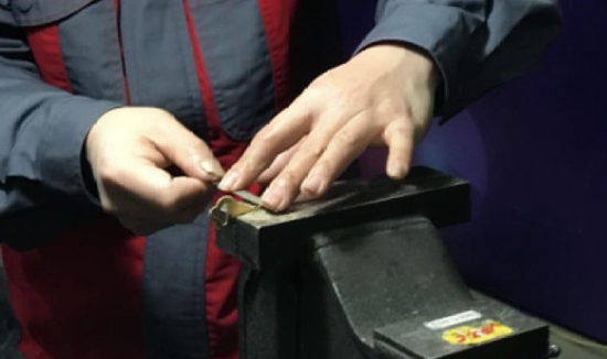 徒手配鑰匙、冰火焊鋼管&hellip;&hellip;這些航天工匠們的超群技藝令人嘆服！