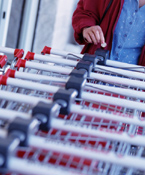 四季度經(jīng)濟(jì)將企穩(wěn) 關(guān)注消費(fèi)和新興行業(yè)