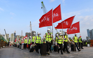 我在現(xiàn)場(chǎng)&middot;照片背后的故事｜援港60天，見(jiàn)證荒灘起方舟