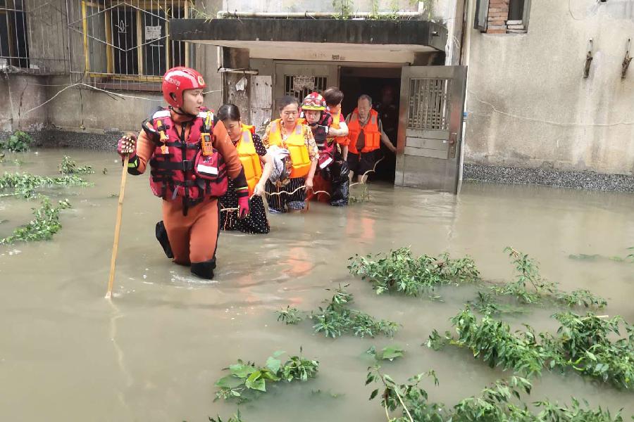 他們，為了誰？