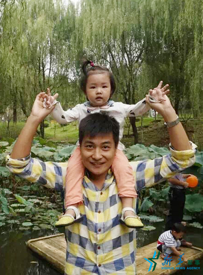 &uarr;資料圖片：張超與女兒合影。