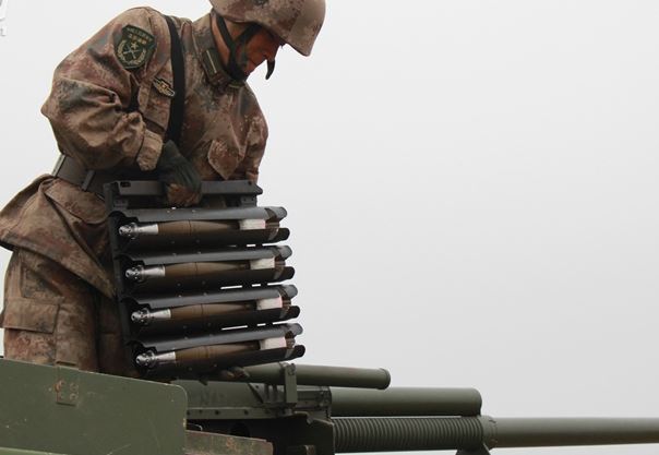 見過給火炮壓彈夾嗎？