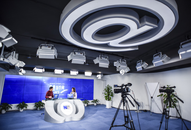 我熱愛公益，希望在這方面做出自己的貢獻。我會用我的畫作支援貧困的學生，支援患病的兒童，獻出我的愛心。