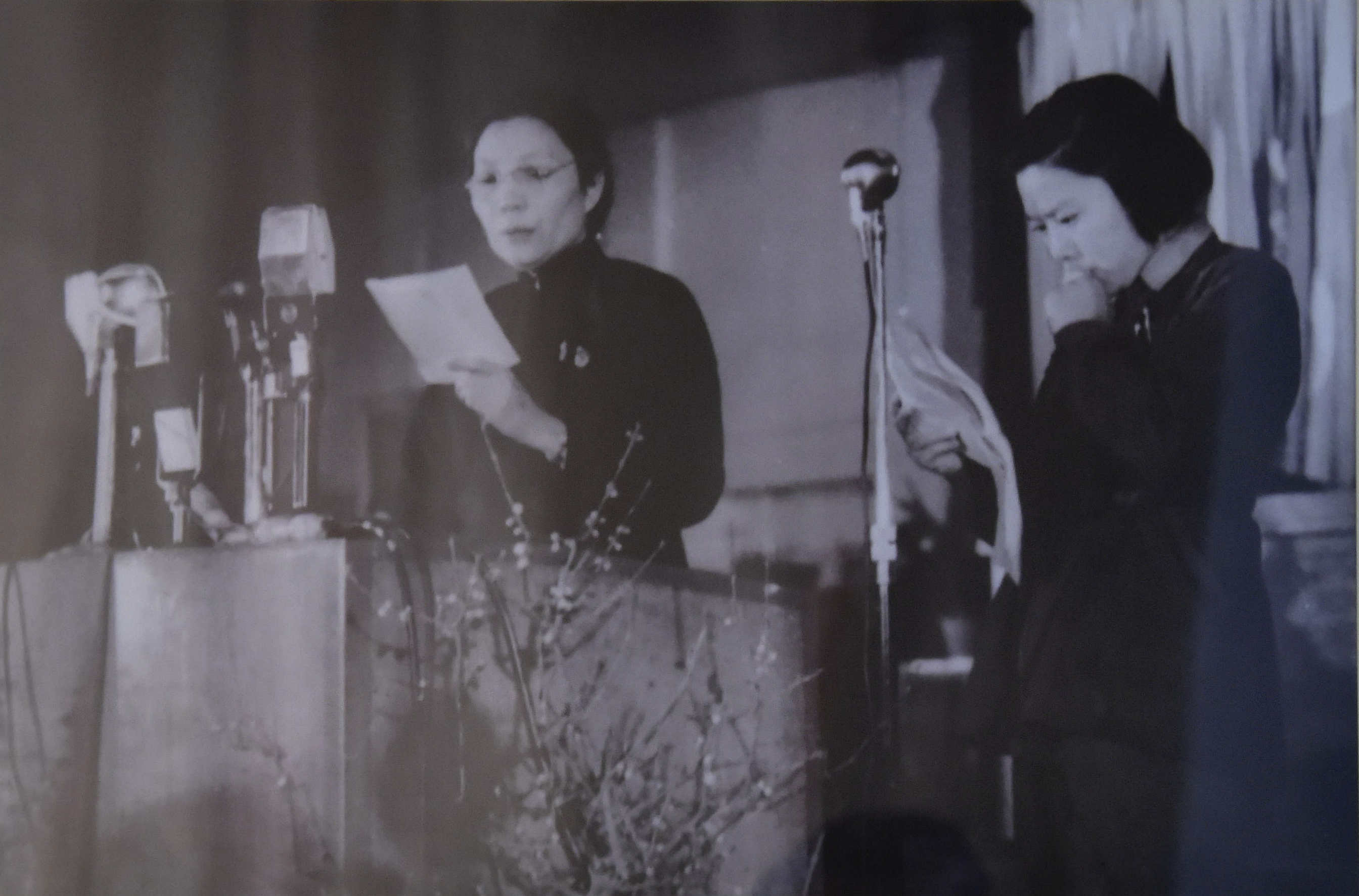 廣播無可借助，只能憑聲音抓住聽眾的注意力。你的聲音讓聽眾永遠忘不了，這是播音員的本事，也是職責。