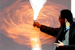 人類首次&ldquo;看見(jiàn)&rdquo;的那個(gè)黑洞，有了偏振圖像