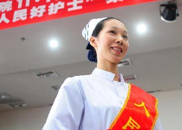 &ldquo;江城最美女護(hù)士&rdquo;被授予&ldquo;人民好護(hù)士&rdquo;稱號