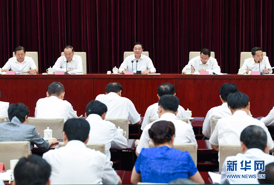 7月28日，中宣部在北京召開全國宣傳部長專題工作會議，學(xué)習(xí)貫徹習(xí)近平總書記在省部級主要領(lǐng)導(dǎo)干部專題研討班上的重要講話精神。中共中央政治局委員、中央書記處書記、中宣部部長劉奇葆出席會議并講話。新華社記者張領(lǐng)攝