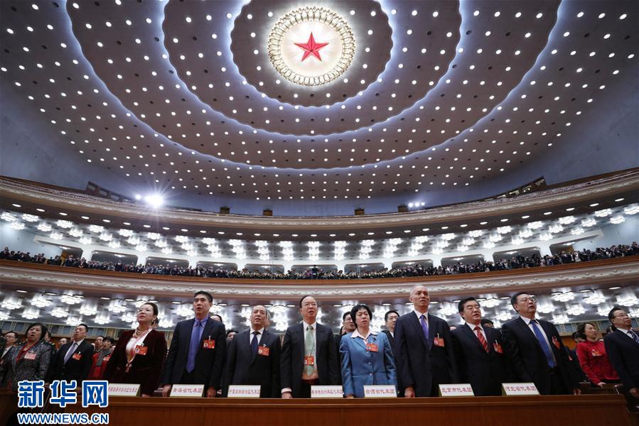 （兩會(huì)&middot;人大閉幕）（8）十二屆全國(guó)人大五次會(huì)議在北京閉幕