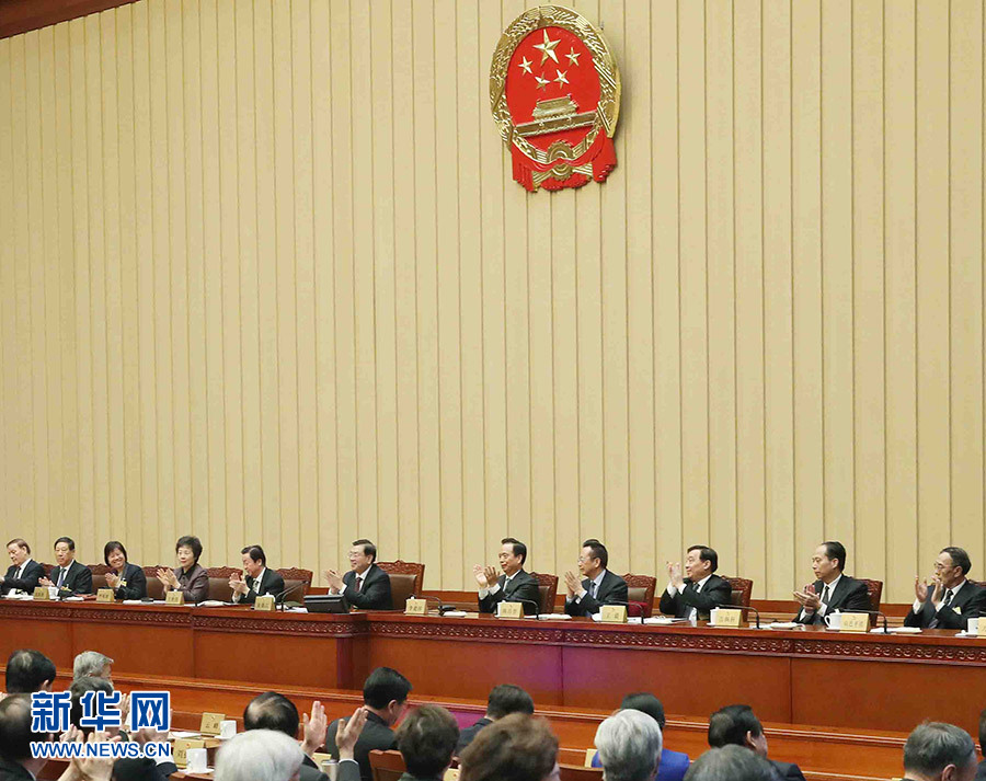 2月24日，全國(guó)人大常委會(huì)委員長(zhǎng)張德江在北京主持十二屆全國(guó)人大常委會(huì)第三十三次會(huì)議閉幕會(huì)。在會(huì)議完成各項(xiàng)表決事項(xiàng)后，張德江發(fā)表講話。新華社記者 劉衛(wèi)兵 攝