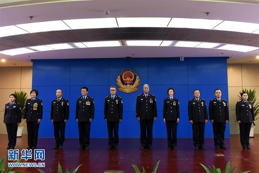 （在習近平新時代中國特色社會主義思想指引下&mdash;&mdash;新時代新氣象新作為&middot;新華全媒頭條&middot;圖文互動）（7）最濃是這中國紅&mdash;&mdash;北京市西城區弘揚紅墻意識深化改革發展紀實