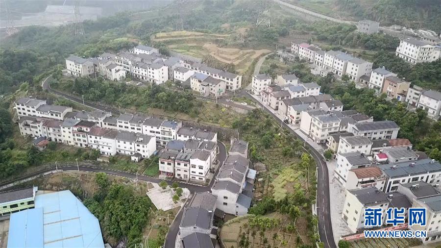 （新華全媒頭條&middot;圖文互動）（3）情系人民 心牽創(chuàng)新&mdash;&mdash;習近平總書記考察湖北回訪記