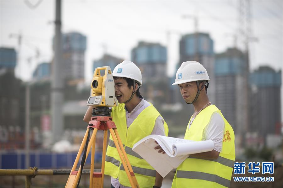 （新時代奮斗者&middot;圖文互動）（2）當(dāng)一群&ldquo;90后&rdquo;與工地相遇&mdash;&mdash;記奮戰(zhàn)在軍運(yùn)會工地上的90后新農(nóng)民工