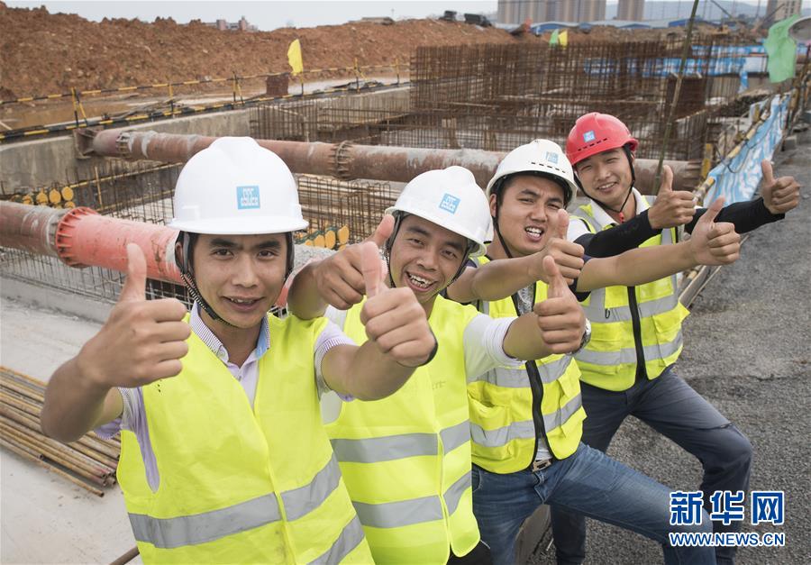 （新時代奮斗者&middot;圖文互動）（4）當(dāng)一群&ldquo;90后&rdquo;與工地相遇&mdash;&mdash;記奮戰(zhàn)在軍運(yùn)會工地上的90后新農(nóng)民工