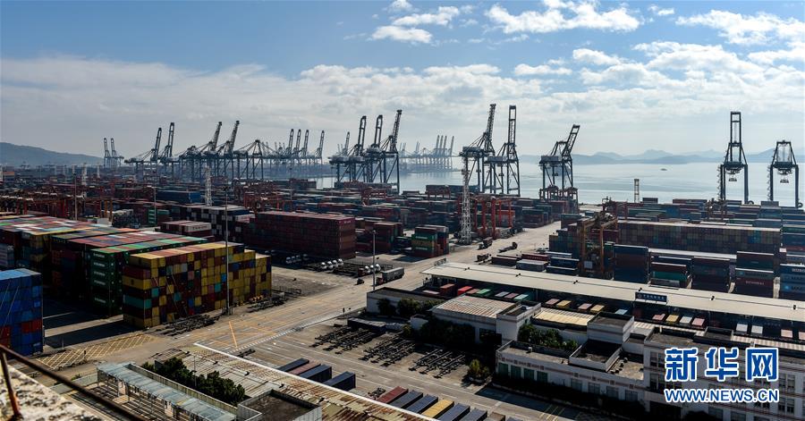 （新華全媒頭條&middot;壯闊東方潮　奮進(jìn)新時(shí)代&mdash;&mdash;慶祝改革開(kāi)放40年&middot;圖文互動(dòng)）（14）從追趕時(shí)代到引領(lǐng)時(shí)代&mdash;&mdash;從深圳發(fā)展奇跡看中國(guó)改革開(kāi)放40年 