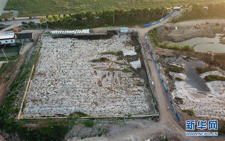 （新華視點&middot;圖文互動）（1）中央督察兩年有的絲毫未改，有的不減反增&mdash;&mdash;江蘇泰興數(shù)萬噸化工廢料和污泥堆放長江邊調查