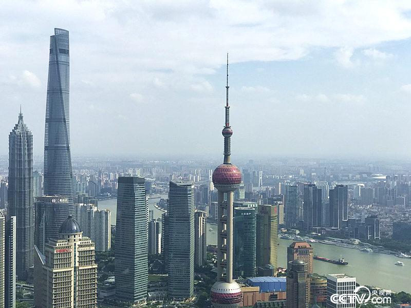 　　長三角更高質(zhì)量的一體化發(fā)展，將建成具有全球競爭力的世界級城市群。圖為上海陸家嘴（孔華/攝）