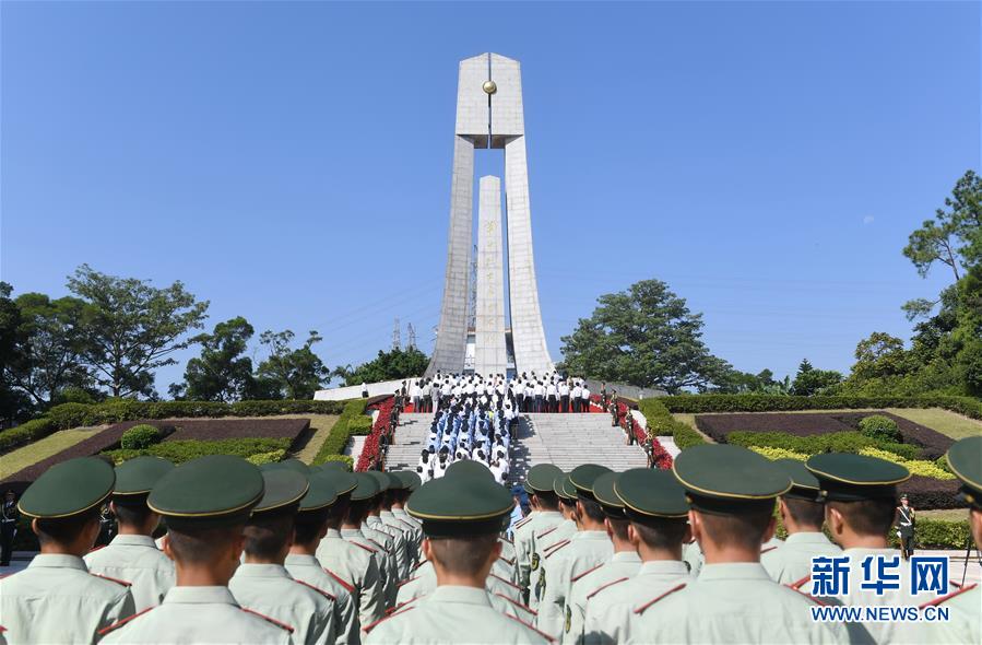 （新華全媒頭條&middot;圖文互動(dòng)）（8）致敬英烈 捍衛(wèi)榮光&mdash;&mdash;寫在英雄烈士保護(hù)法實(shí)施后首個(gè)烈士紀(jì)念日