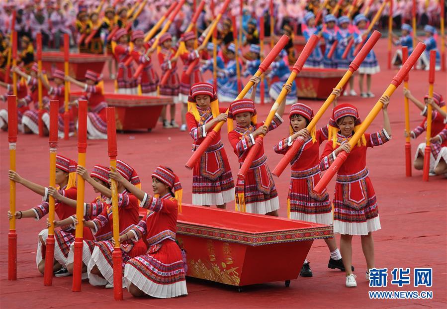 （輝煌60年&middot;壯美新廣西&middot;圖文互動(dòng)）（7）和睦相處一家親 攜手并進(jìn)謀發(fā)展&mdash;&mdash;廣西民族團(tuán)結(jié)發(fā)展觀察