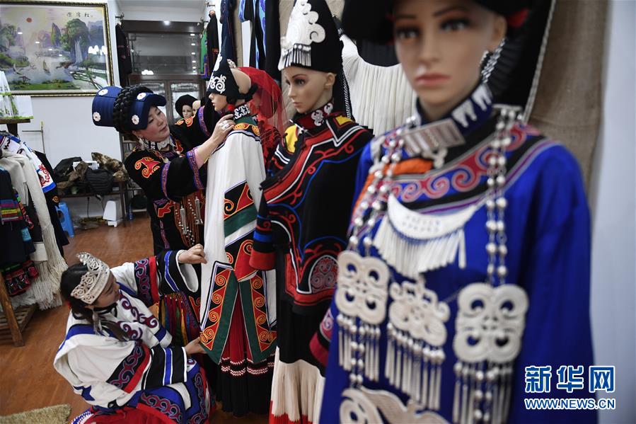 （兩會&middot;基層代表履職故事）（6）全國人大代表喬進雙梅：&ldquo;花間&rdquo;繡出美麗人生