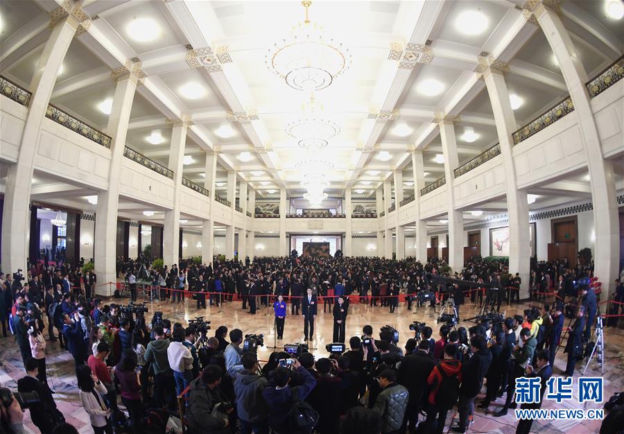 （兩會&middot;XHDW）（16）全國政協委員接受采訪