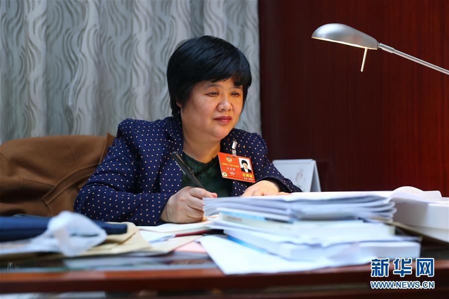 （兩會&middot;基層委員履職故事）（2）全國政協委員杜麗群：重視傳染病防治專業人才隊伍建設