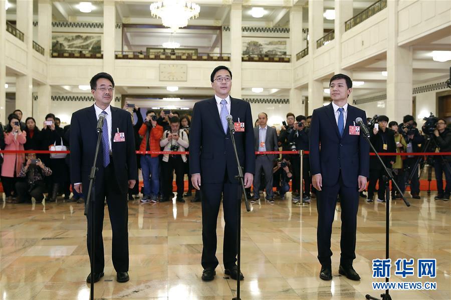 （兩會&middot;XHDW）（1）全國政協委員接受采訪