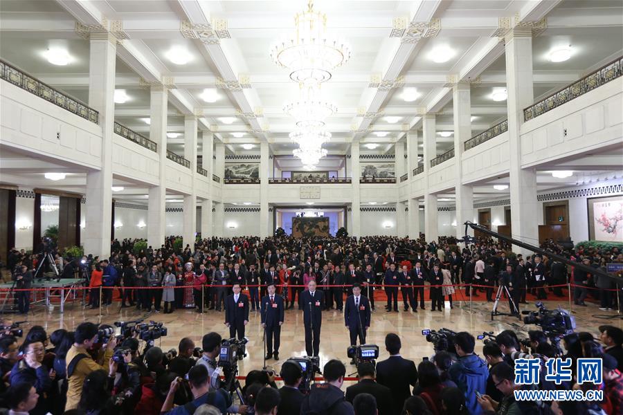 （兩會(huì)&middot;XHDW）（16）全國政協(xié)委員接受采訪