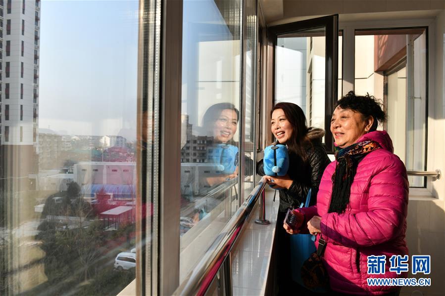 （新華全媒頭條&middot;圖文互動）（10）風正一帆懸&mdash;&mdash;以習近平同志為核心的黨中央治國理政一年間