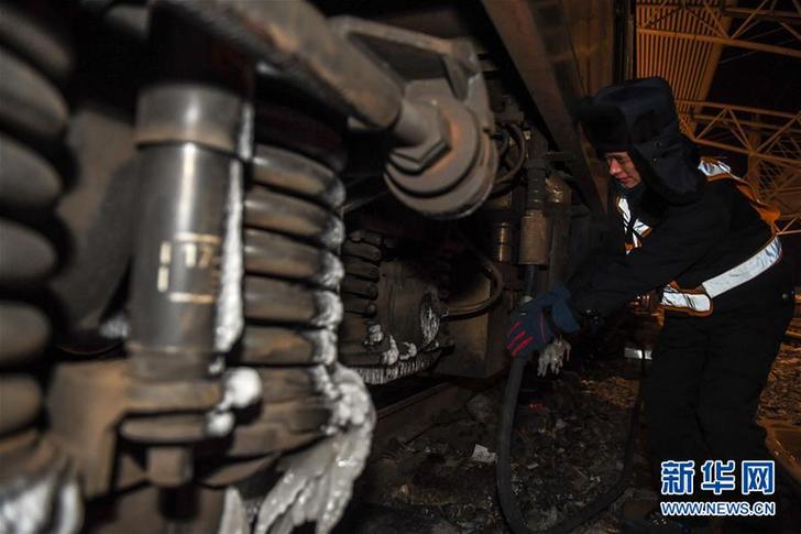 （圖文互動）（4）一夜寒風話新年&mdash;&mdash;極寒跨年夜里的勞動者之歌