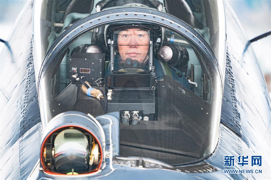 （新華全媒頭條&middot;圖文互動）（2）戰鷹，為祖國奮飛&mdash;&mdash;記空軍航空兵某旅旅長、特級飛行員郝井文