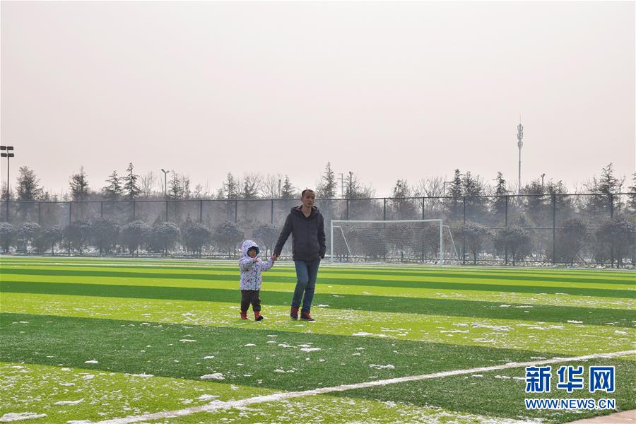 (在習(xí)近平新時(shí)代中國(guó)特色社會(huì)主義思想指引下——新時(shí)代新作為新篇章·圖文互動(dòng))(2)水綠相間看古都 古今輝映洛陽城