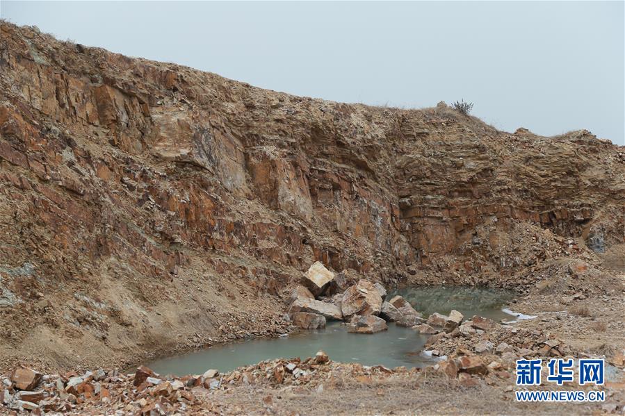 （新華視點&middot;圖文互動）（1）挖掘作業距漢墓中心僅20米，村民住房出現裂縫&hellip;&hellip;&ldquo;造地&rdquo;如何變挖山？