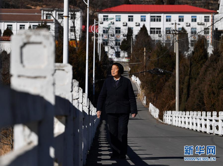 （新華全媒頭條&middot;迎接兩會特別報道&middot;圖文互動）（1）奮進，向著第一個百年奮斗目標&mdash;&mdash;寫在2019年全國兩會召開之際