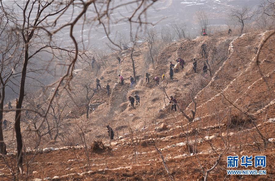 (在習近平新時代中國特色社會主義思想指引下——新時代新作為新篇章·圖文互動)(2)“困難面前有我們”——太行山革命老區一個小山村的蝶變