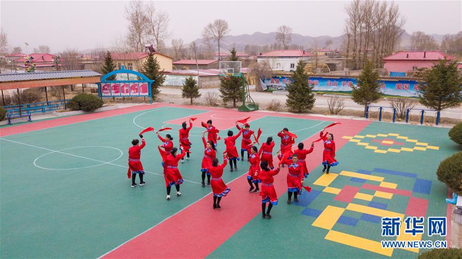 （壯麗70年&middot;奮斗新時(shí)代&middot;圖文互動(dòng)）（3）情同一家，守望相助，共奔小康&mdash;&mdash;內(nèi)蒙古興安盟巴彥敖包嘎查民族團(tuán)結(jié)見(jiàn)聞