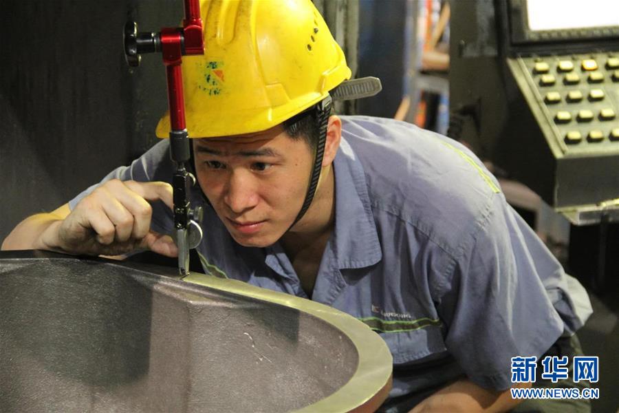 （新華全媒頭條&middot;圖文互動）（2）讓奮斗成為人生最亮麗的底色&mdash;&mdash;寫在2019年&ldquo;五一&rdquo;國際勞動節到來之際