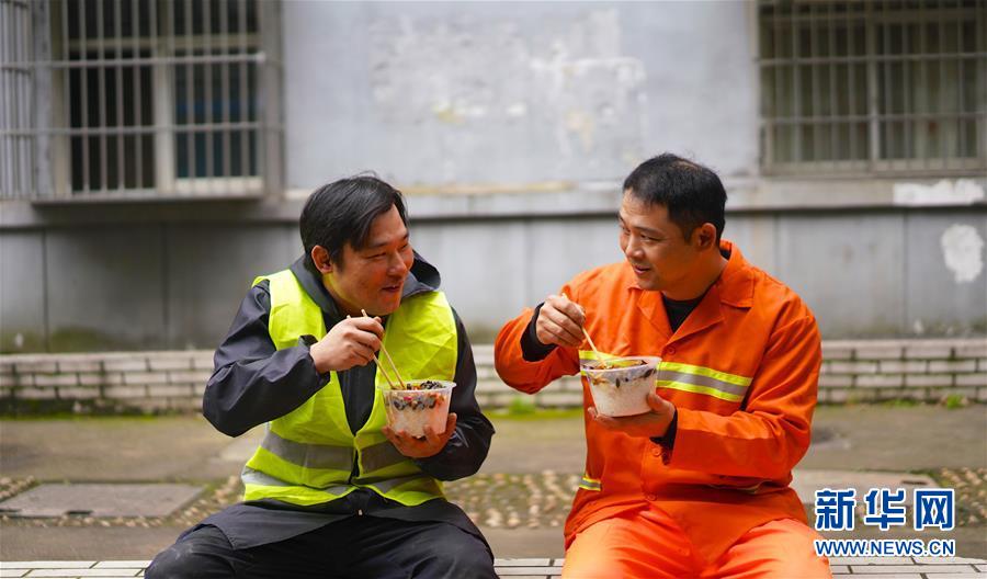 （新華全媒頭條&middot;圖文互動(dòng)）（27）青春萬歲 強(qiáng)國有我