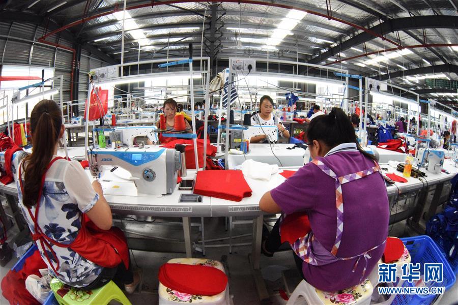 （壯麗70年&middot;奮斗新時代&middot;圖文互動）（8）奮進的阿妹戚托&mdash;&mdash;貴州三寶彝族鄉整鄉搬遷見聞