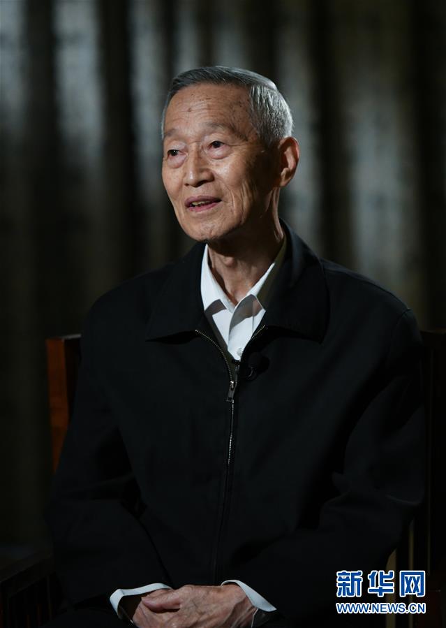 （新華全媒頭條&middot;時代先鋒&middot;圖文互動）（1）傳奇的英雄 無悔的忠誠&mdash;&mdash;記刑偵痕跡檢驗專家崔道植