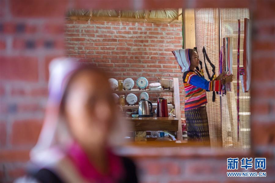 （圖文互動）（5）從&ldquo;最后定族&rdquo;到&ldquo;率先脫貧&rdquo;&mdash;&mdash;我國第56個民族基諾族脫貧記事