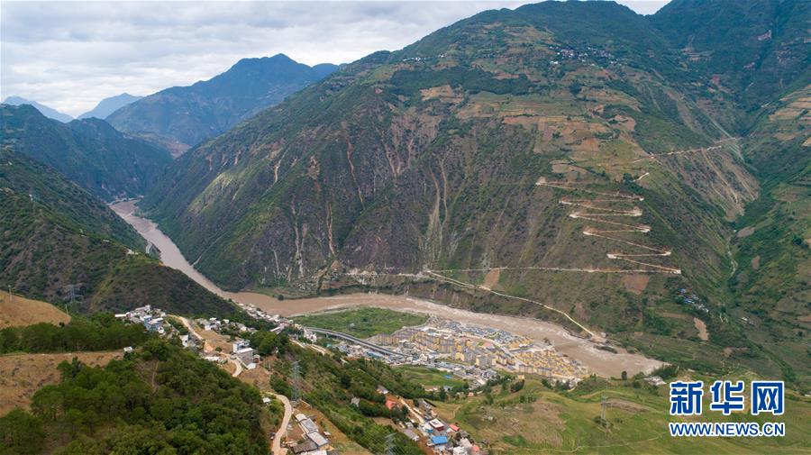 （直過民族脫貧攻堅&middot;圖文互動）（3）下山！傈僳群眾開啟新生活