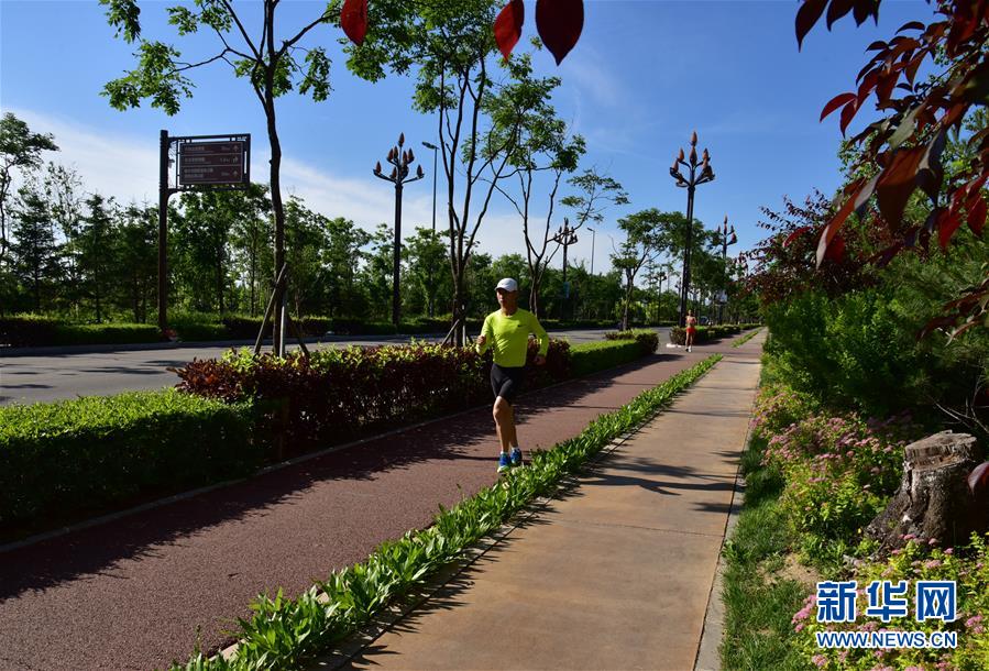 （在習(xí)近平新時(shí)代中國(guó)特色社會(huì)主義思想指引下&mdash;&mdash;新時(shí)代新作為新篇章&middot;圖文互動(dòng)）（3）在這里，遇見&ldquo;詩(shī)和遠(yuǎn)方&rdquo;&mdash;&mdash;長(zhǎng)白山下&ldquo;第一鎮(zhèn)&rdquo;的全域旅游實(shí)踐