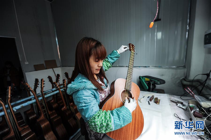 （在習近平新時代中國特色社會主義思想指引下&mdash;&mdash;新時代新作為新篇章&middot;圖文互動）（6）貴州正安：吉他奏響發(fā)展&ldquo;神曲&rdquo;