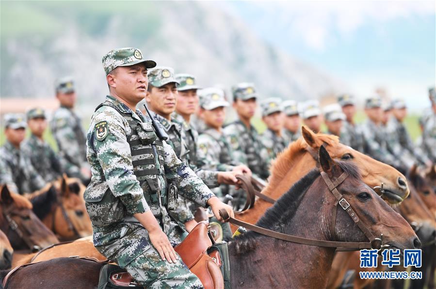 （新華全媒頭條&middot;愛國情 奮斗者&middot;圖文互動）（1）初心不改 紅心向黨&mdash;&mdash;西部戰(zhàn)區(qū)陸軍某旅玉樹獨(dú)立騎兵連連長尼都塔生一家四代跟黨走紀(jì)實(shí)