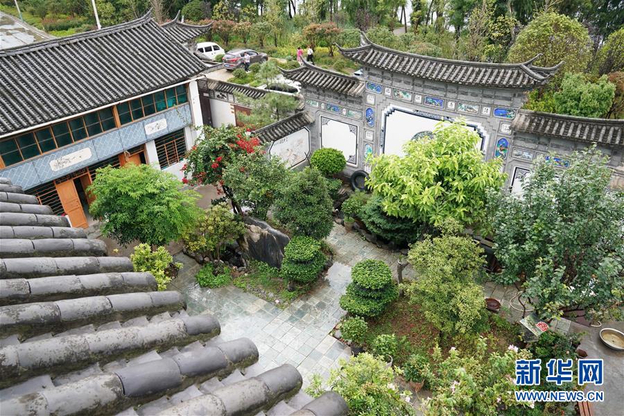 （在習(xí)近平新時(shí)代中國特色社會(huì)主義思想指引下&mdash;&mdash;新時(shí)代新作為新篇章&middot;總書記關(guān)心的百姓身邊事&middot;圖文互動(dòng)）（1）留住鄉(xiāng)愁 綻放新顏&mdash;&mdash;傳統(tǒng)村落保護(hù)激發(fā)鄉(xiāng)村活力