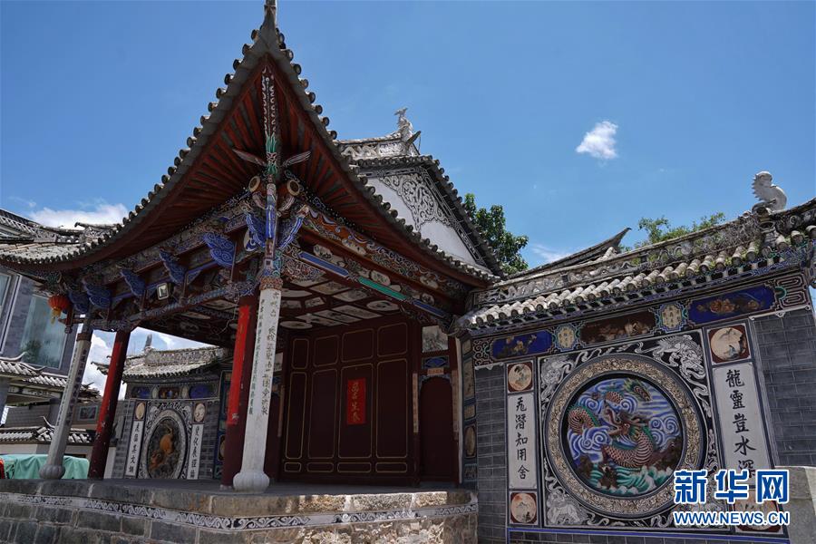 （在習(xí)近平新時(shí)代中國特色社會(huì)主義思想指引下&mdash;&mdash;新時(shí)代新作為新篇章&middot;總書記關(guān)心的百姓身邊事&middot;圖文互動(dòng)）（5）留住鄉(xiāng)愁 綻放新顏&mdash;&mdash;傳統(tǒng)村落保護(hù)激發(fā)鄉(xiāng)村活力