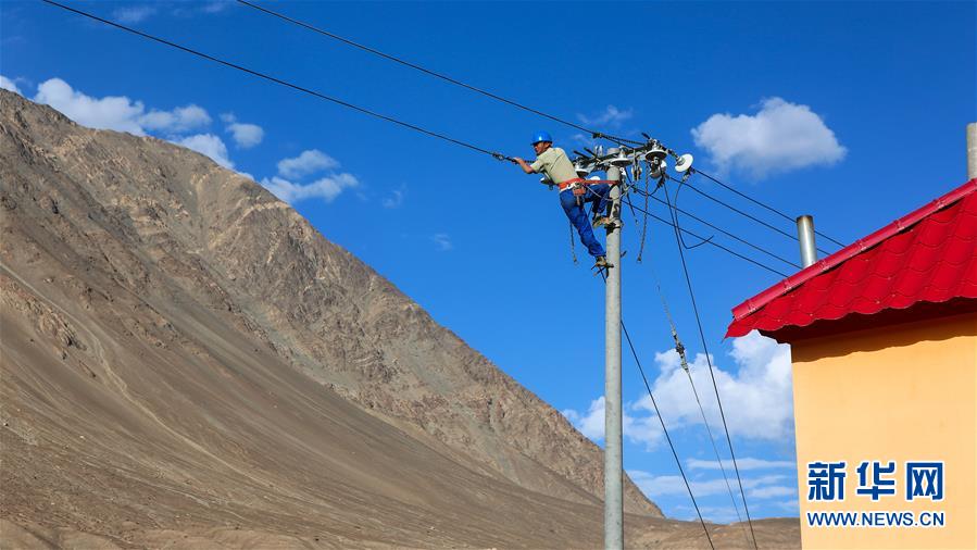 （決戰(zhàn)決勝脫貧攻堅(jiān)&middot;圖文互動(dòng)）（3）&ldquo;云端上的縣城&rdquo;脫貧記