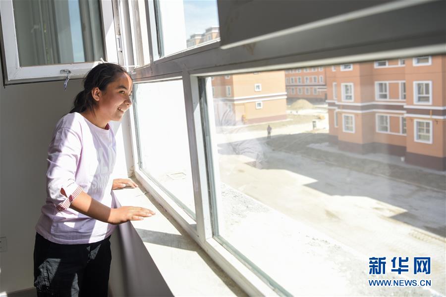 （決戰決勝脫貧攻堅&middot;圖文互動）（2）拋在舊鄉的&ldquo;火墻&rdquo;&mdash;&mdash;新疆易地扶貧搬遷安置點見聞