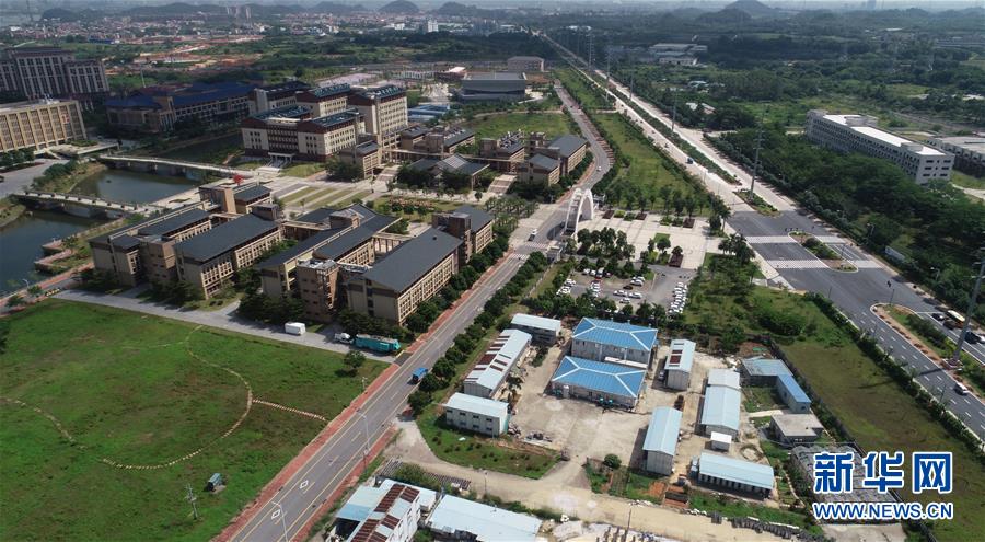 （在習近平新時代中國特色社會主義思想指引下&mdash;&mdash;新時代新作為新篇章&middot;圖文互動）（3）&ldquo;我們給火箭做減重&rdquo;&mdash;&mdash;高校科技創新進行時